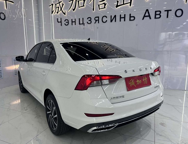 Skoda Rapid 1.5 л 2022 г. Белый, пробег 22799 км