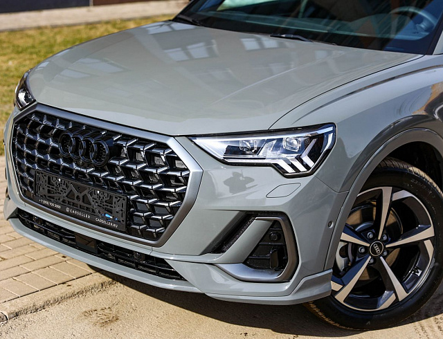 Audi Q3 серый 2025
