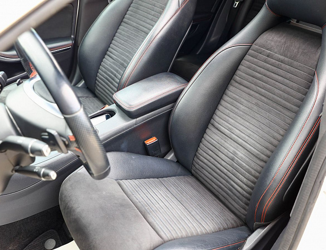 Mercedes-Benz CLA белый 2013