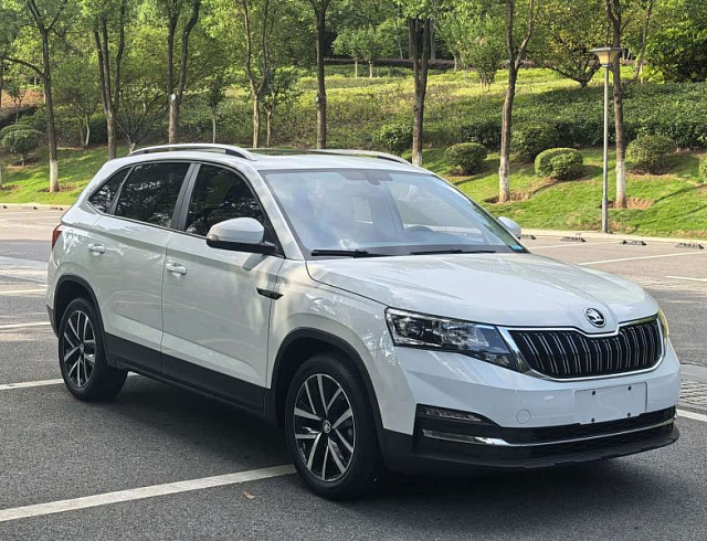 Skoda Kamiq 1.5 л 2023 г. Белый, пробег 8000 км