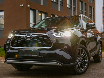 Toyota Highlander черный 2026