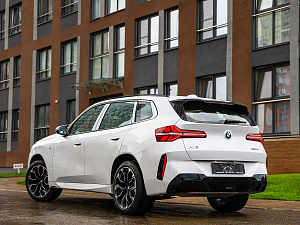 BMW X3 белый 2026