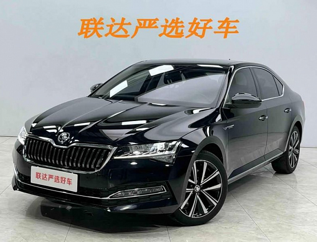 Skoda Superb 1.4 л 2024 г. Чёрный, пробег 10000 км