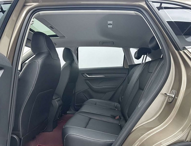 Skoda Kamiq 1.5 л 2023 г. шампань/коричневый, пробег 20000 км