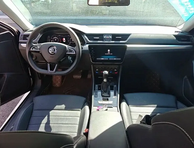 Skoda Superb 1.4 л 2024 г. Чёрный, пробег 21900 км