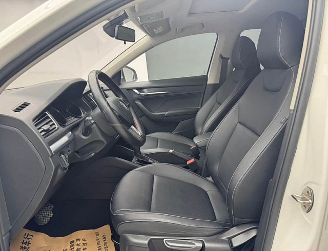 Skoda Kamiq 1.5 л 2021 г. Белый, пробег 32000 км