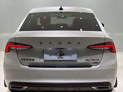 Skoda Octavia 1.4 л 2022 г. Белый, пробег 29000 км