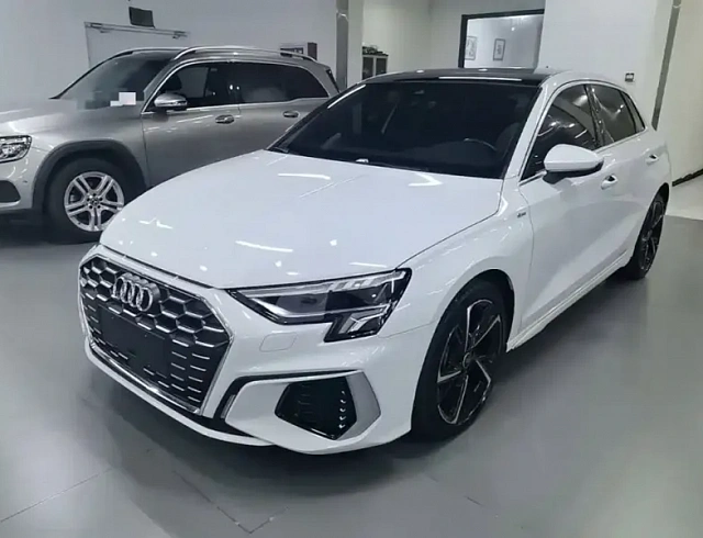 Audi A3 1.4 л 2022 г. Белый, пробег 36600 км