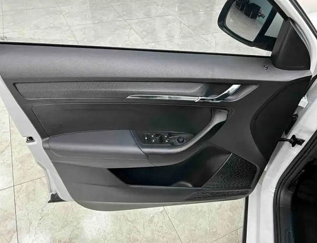 Skoda Kamiq 1.5 л 2024 г. Белый, пробег 3600 км
