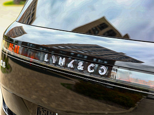 Lynk & Co 900 черный 2025