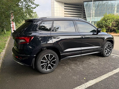 Skoda Karoq 1.4 л 2023 г. Чёрный, пробег 32000 км