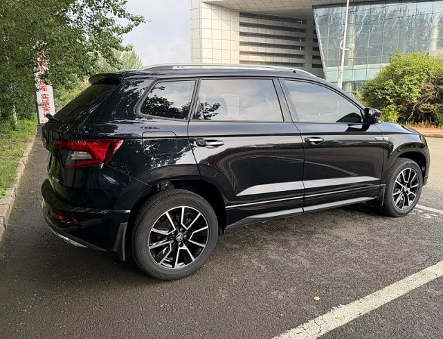 Skoda Karoq 1.4 л 2023 г. Чёрный, пробег 32000 км