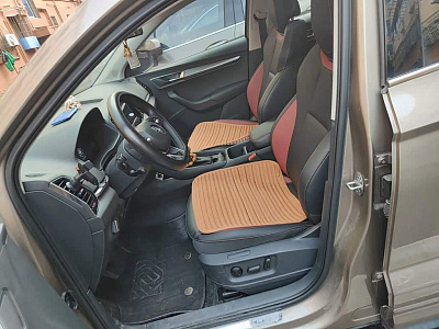 Skoda Karoq 1.4 л 2023 г. шампань/коричневый, пробег 20700 км