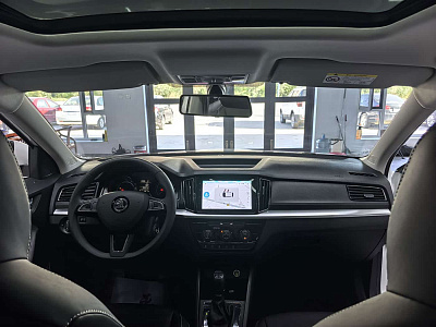 Skoda Kamiq 1.5 л 2023 г. Белый, пробег 25000 км