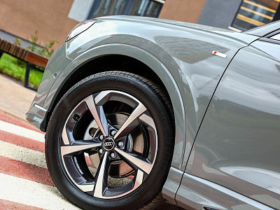 Audi Q3 серый 2026