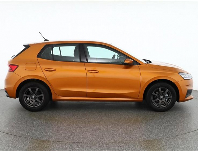 Skoda Fabia 2022 г. Оранжевый, пробег 31840 км