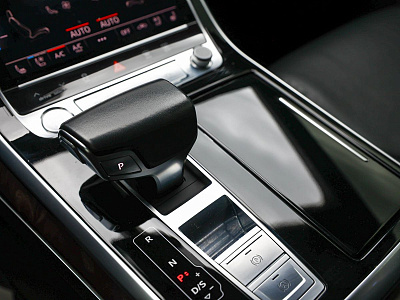 Audi Q8 белый 2018