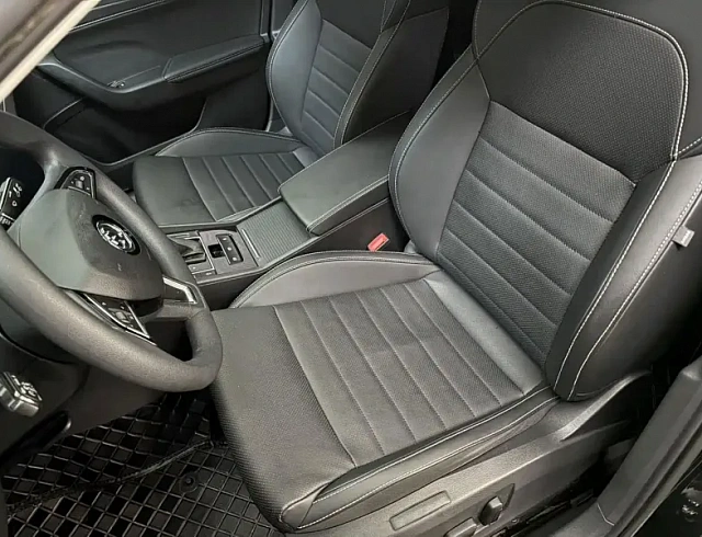 Skoda Superb 1.4 л 2023 г. Чёрный, пробег 18000 км