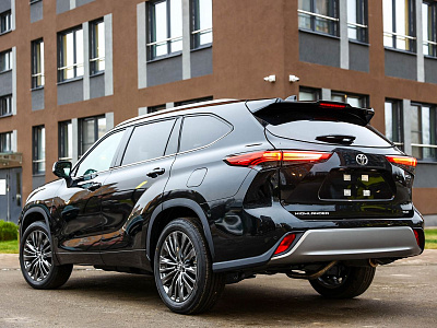 Toyota Highlander черный 2026