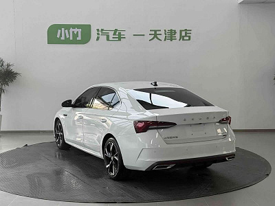 Skoda Octavia 1.4 л 2022 г. Белый, пробег 36000 км