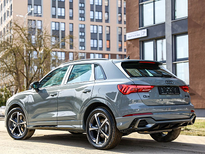 Audi Q3 серый 2026