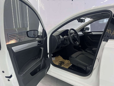 Skoda Rapid 1.5 л 2022 г. Чёрный, пробег 34000 км
