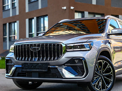 Geely Monjaro серый 2026