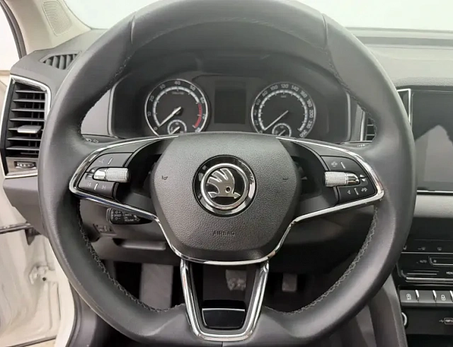 Skoda Karoq 1.4 л 2022 г. Белый, пробег 34000 км