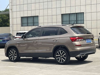 Skoda Kamiq 1.5 л 2023 г. шампань/коричневый, пробег 8300 км