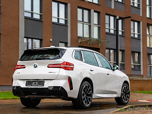 BMW X3 белый 2026